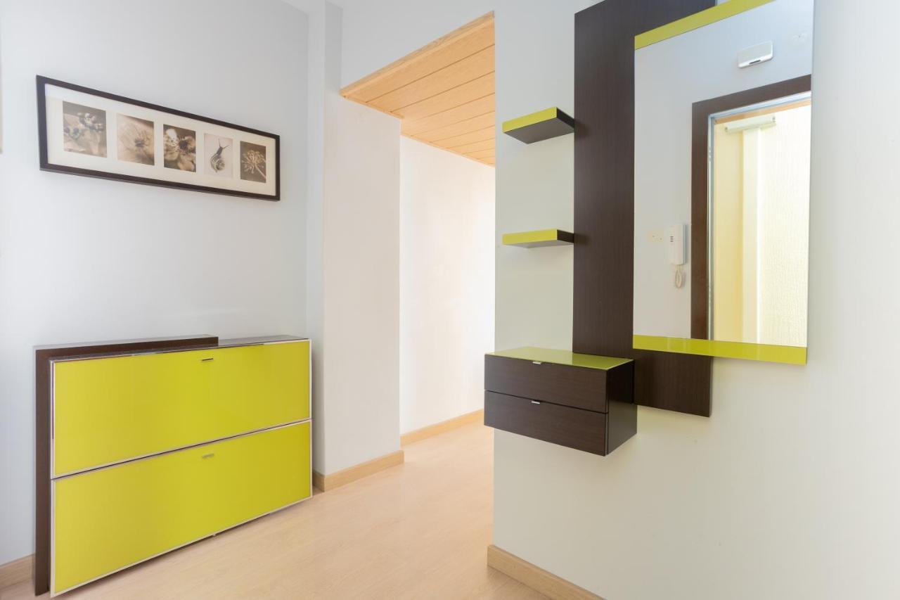 Apartment Sunny Beachside Haven 2 Bd In The Marina District Barcelona