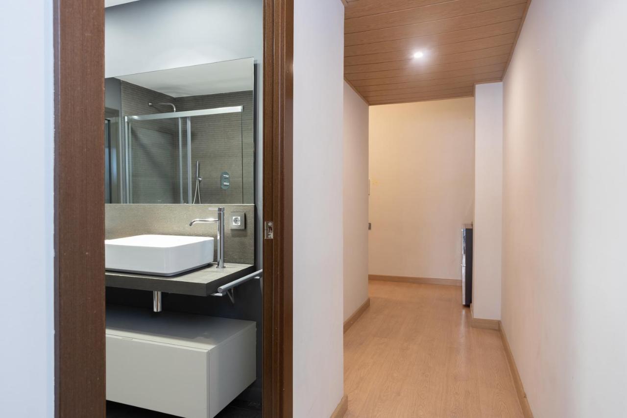 Sunny Beachside Haven 2 Bd In The Marina District Apartment Barcelona